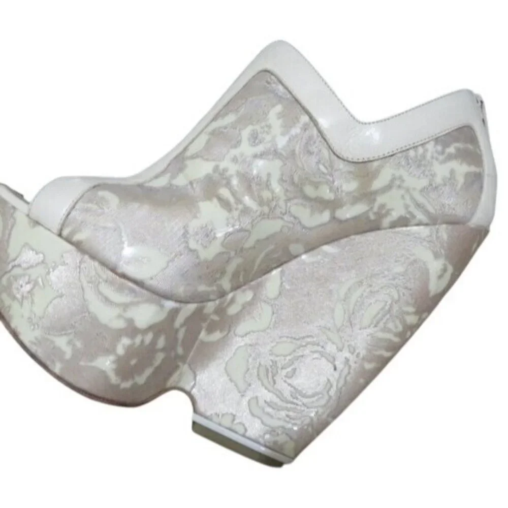 Nicholas Kirkwood Tan Nude Italian Leather & Floral Velvet Lace Platform Wedge 6